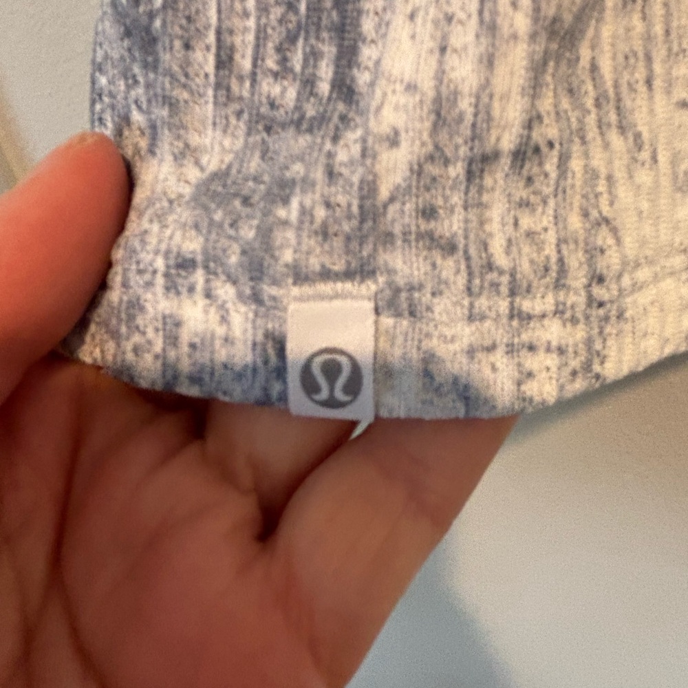 lululemon athletica White and Gray Marble-Print Cropped Tank 202 - Picture 3 of 3